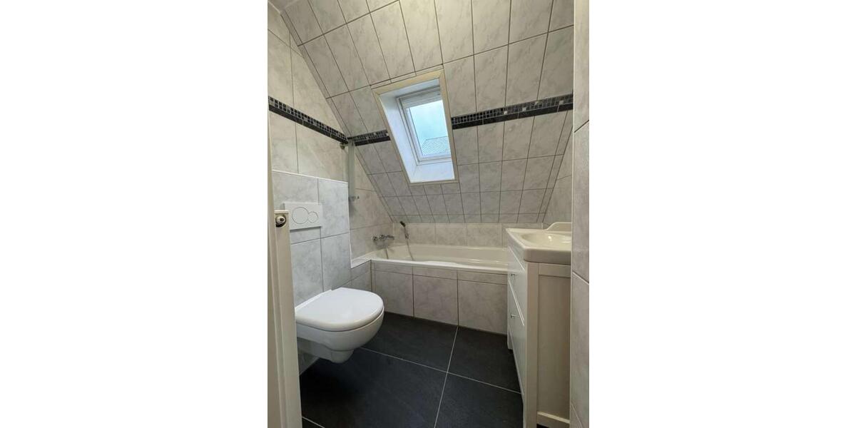 Dachgeschoßwohnung Neckargemünd - 2.5 Zimmer, 74 m&sup2;, 720&euro; | Angebot:24833689