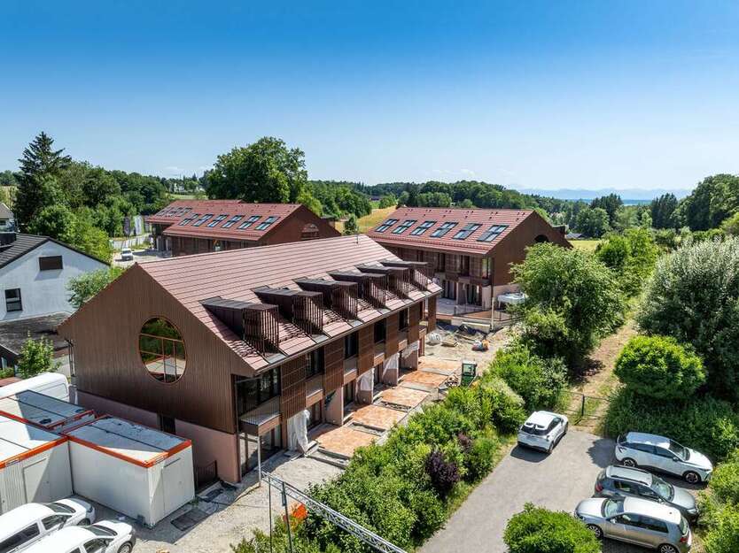 Haus zum Mieten in Berg 3.630 € 146 m²
