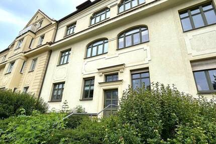 2-RaumWohnung mit Balkon, Stellpl., Tageslichtbad! Nähe HBK! Denkmalschutz! Ab Mai 2025 leer!