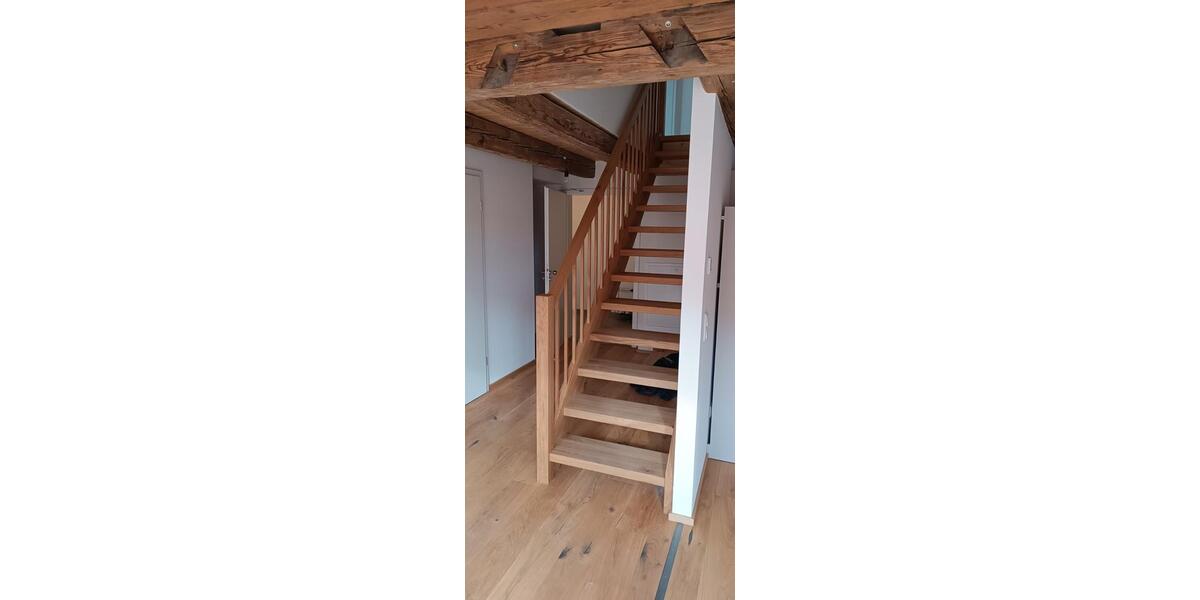 Dachgeschoßwohnung Oettingen in Bayern - 3 Zimmer, 92 m&sup2;, 1.200&euro; | Angebot:24875620