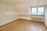 **3 Zimmer Dachgeschosswohnung mit Weitblick und Küchenzeile** 3 zimmer