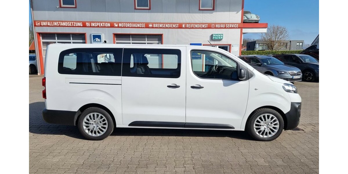 Opel Vivaro Edition M 9-Sitzer Automatik Zafira Life 84.300 km 28.500 &euro; Garrel 49681