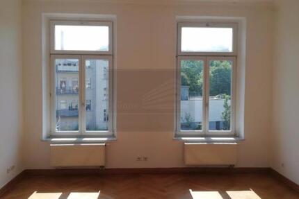 5 Zimmer Wohnung mit Einbauküche und Balkon im Musikerviertel im 2OG zu vermieten 5 zimmer