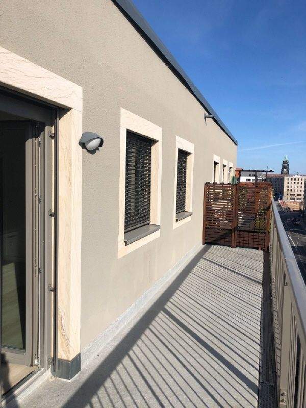 2 ZIMMER APARTMENT MIT EINBAUKÜCHE IM DACHGESCHOSS... 2 zimmer