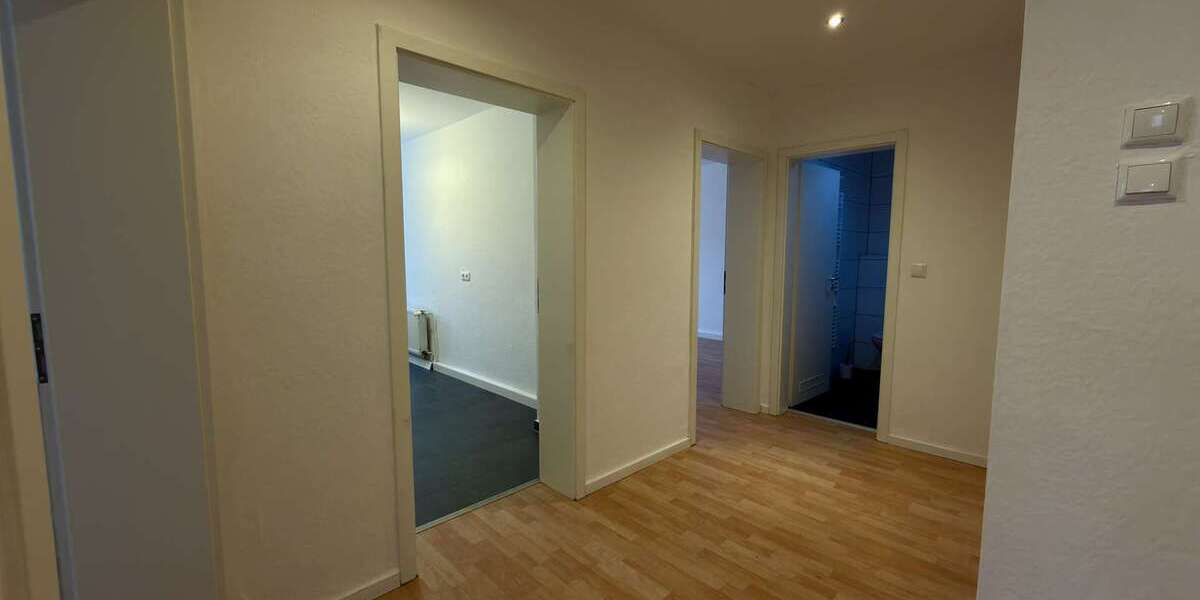 Attraktive 3,5-Zimmer-Wohnung im 2. Obergeschoss mit optionaler Garage - Etagenwohnung Essen Stadtbezirk III | Angebot:25537279