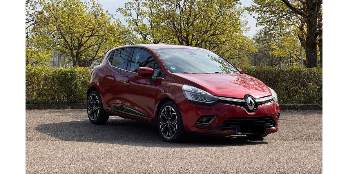 Renault Clio 90.000 km 9.100 &euro; Ulm 89075