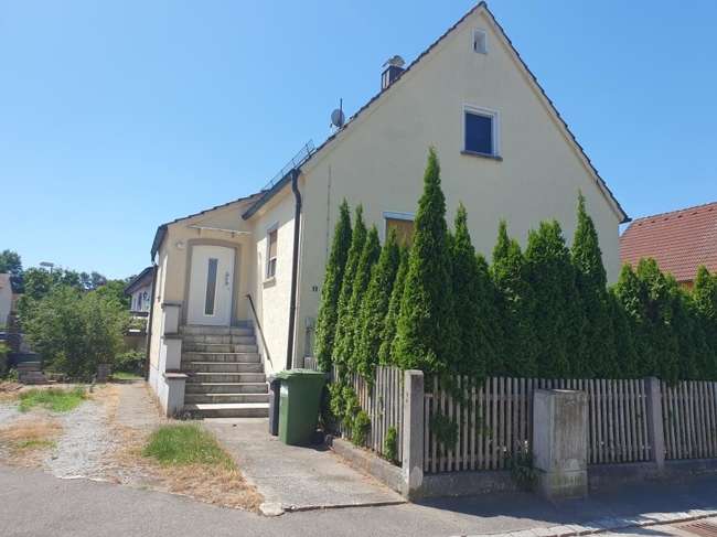 Haus zum Kaufen in Teublitz 149.000 € 80 m²