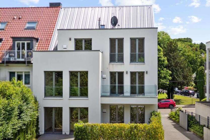 Haus zum Kaufen in Essen 1.999.000 € 286 m²