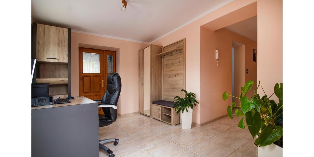 Wygodny dom - sklep, mieszkanie i bazy! 2 zimmer