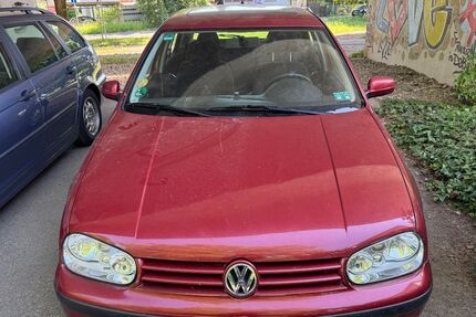 VW Golf 174.000 km 1.150 &euro; Baden-Baden 76530