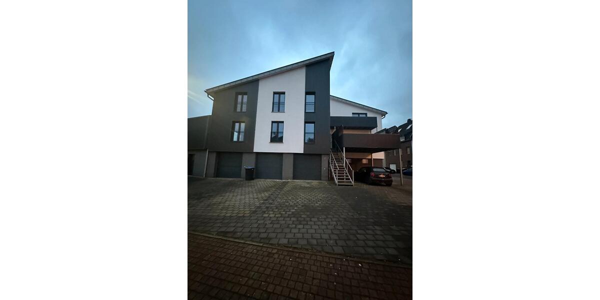 Doppelhaushälfte Püttlingen - 4 Zimmer, 230 m&sup2;, 1.830&euro; | Angebot:26299543