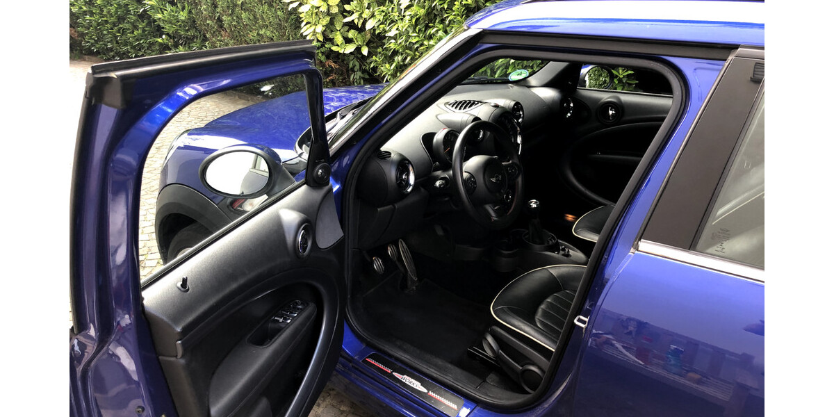 Mini Countryman 104.000 km 15.250 &euro; Berlin 10178