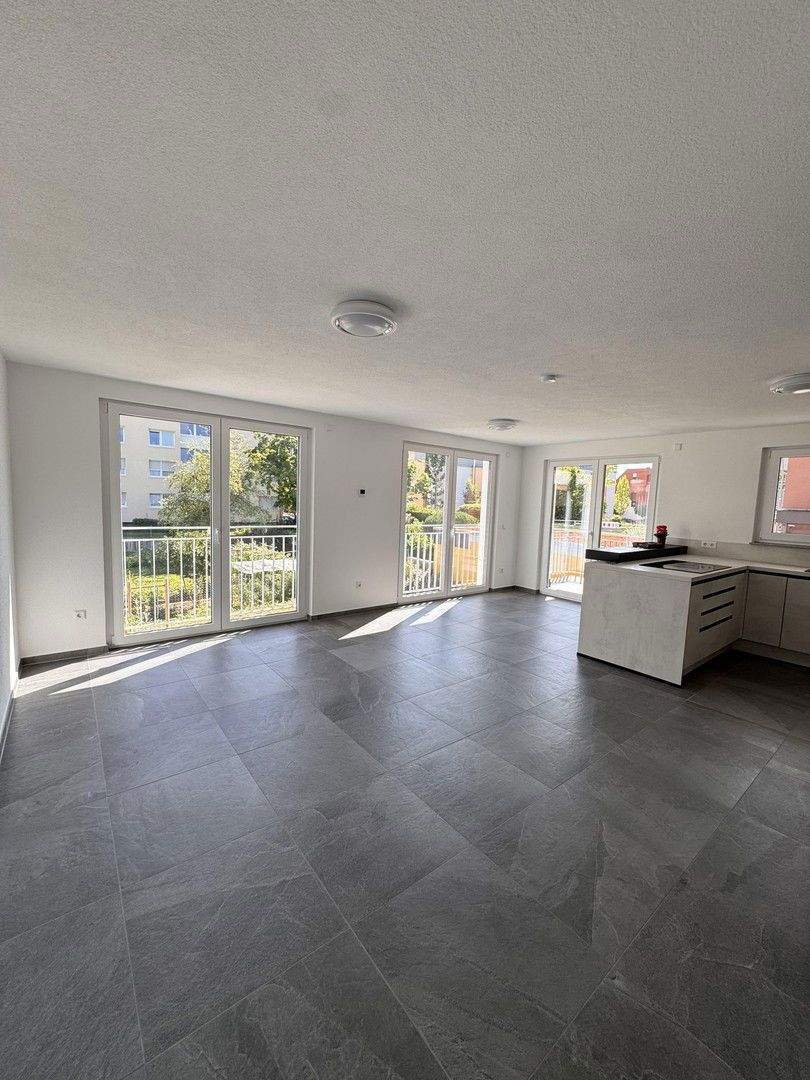 Sonnige, schöne 3-Zi.-Wohnung mit Balkon, Einbauküche uvm. in Sindelfingen - sofort bezugsfrei! 3 zimmer