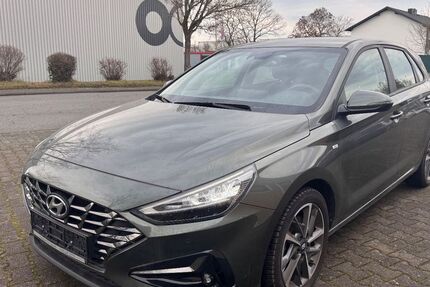 Hyundai i30 33.150 km 17.700 &euro; Gernsheim 64579