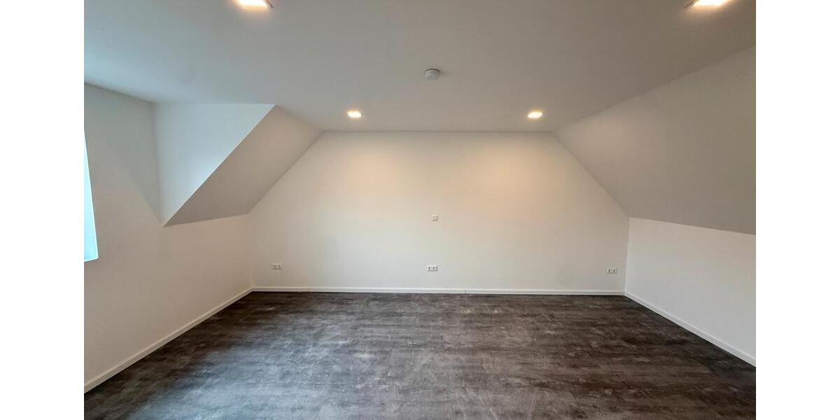 Dachgeschoßwohnung Loxstedt - 2.5 Zimmer, 94 m&sup2;, 1.025&euro; | Angebot:25434105