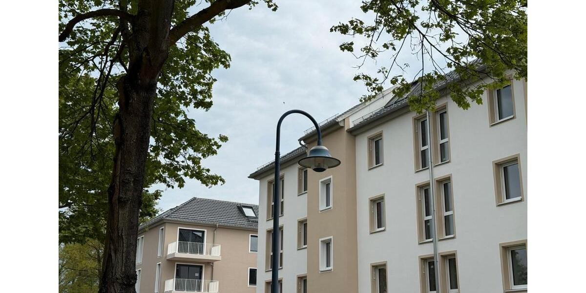 Erdgeschoßwohnung Dresden Klotzsche - 4 Zimmer, 100 m&sup2;, 1.750&euro; | Angebot:26477172