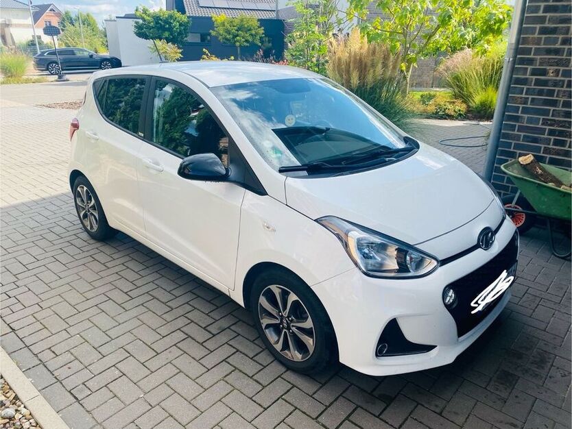 i10