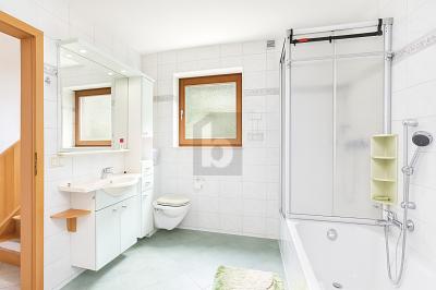 FAMILIENIDYLL MIT SOLARANLAGE & GARTENPARADIES - Einfamilienhaus Zella-Mehlis Mehlis | Angebot:26120050