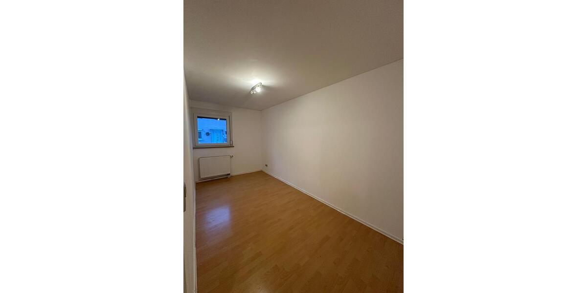 Erdgeschoßwohnung Esslingen am Neckar Oberesslingen - 3 Zimmer, 63 m&sup2;, 990&euro; | Angebot:25177953