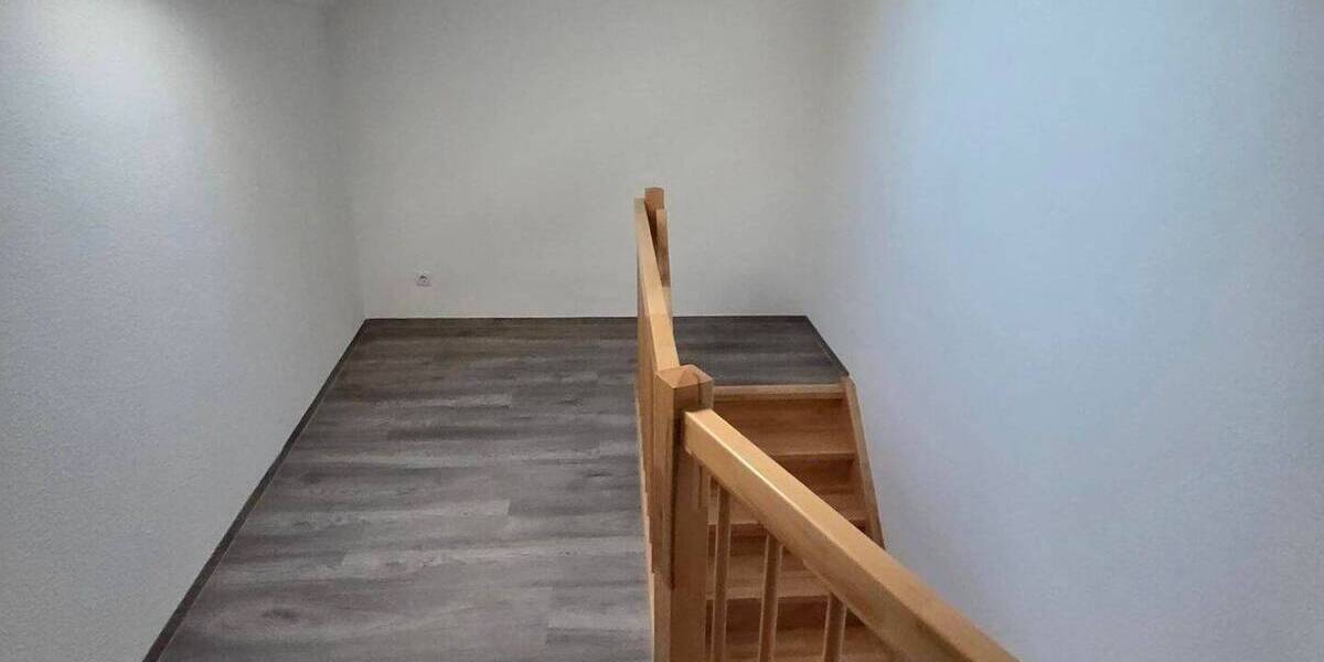 Etagenwohnung Eisenberg - 3 Zimmer, 90 m&sup2;, 720&euro; | Angebot:22902102