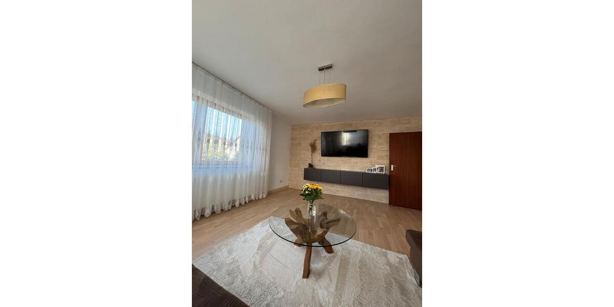 Etagenwohnung Neumarkt in der Oberpfalz Altenhof - 3 Zimmer, 106 m&sup2;, 1.200&euro; | Angebot:26327154