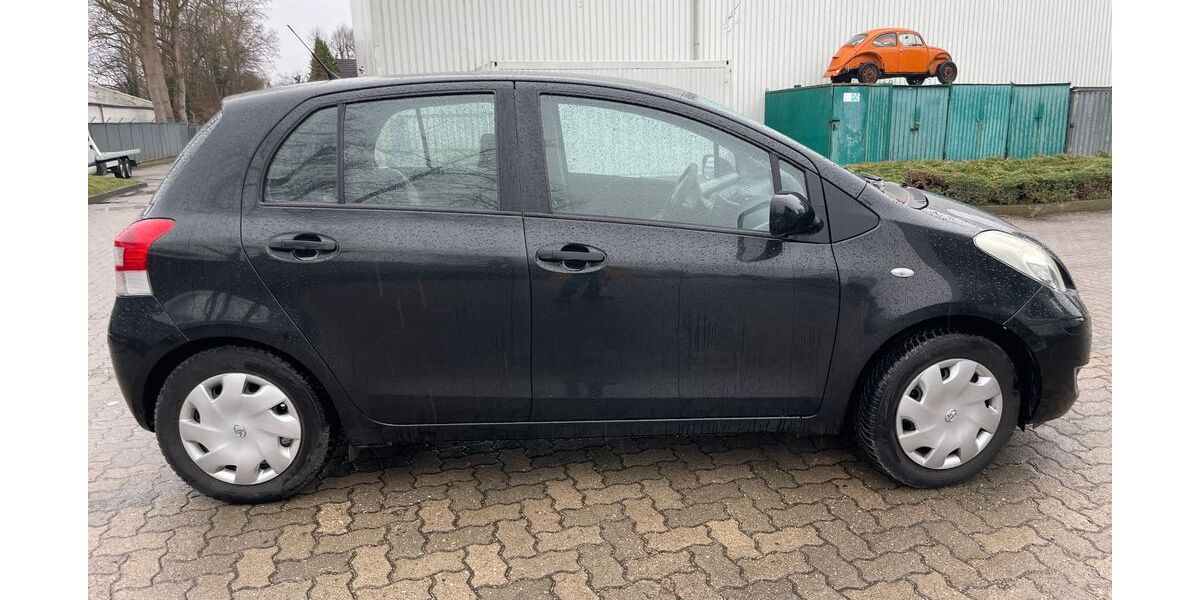 Toyota Yaris 300.000 km 2.850 &euro; Kiel 24113