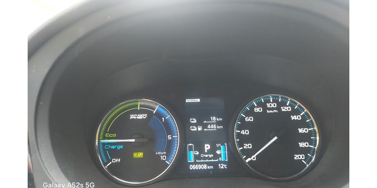Mitsubishi Plug-in Hybrid Outlander 67.000 km 22.300 &euro; Wiesbaden 65199