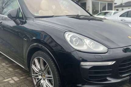 Porsche Cayenne 296.000 km 31.999 &euro; Bielefeld 33659