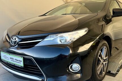 Toyota Auris 289.000 km 4.390 &euro; Dresden 01067