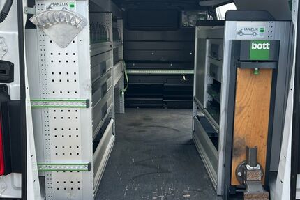 Peugeot Expert 124.891 km 15.990 &euro; München 81825