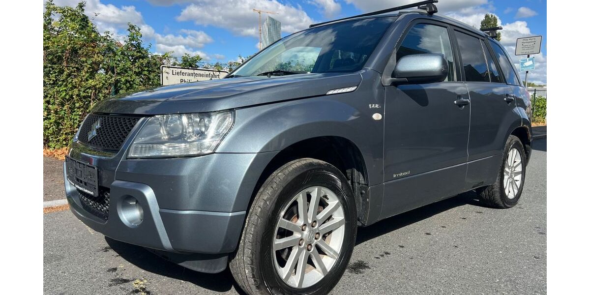 Suzuki Grand Vitara 181.000 km 2.499 € Berlin 12057