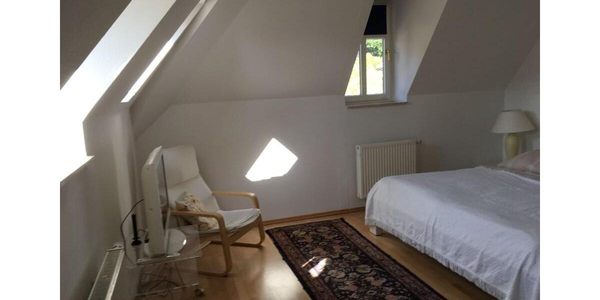 Dachgeschoßwohnung Dresden Klotzsche - 3 Zimmer, 90 m&sup2;, 1.200&euro; | Angebot:25486655