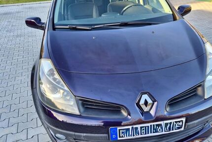 Renault Clio 61.000 km 5.299 &euro; Oelsnitz 09376