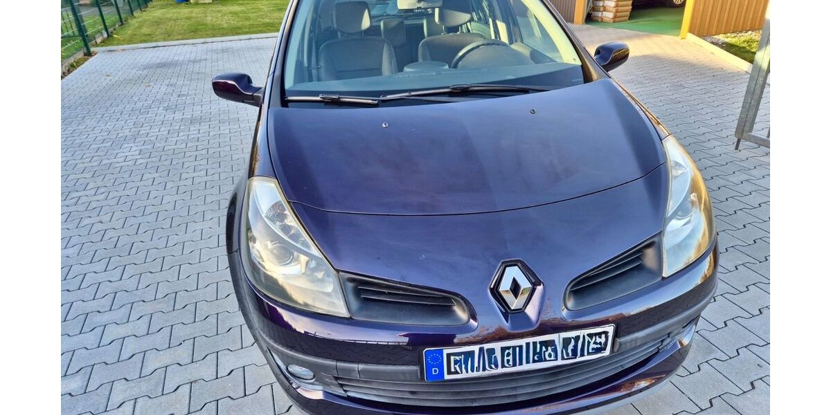 Renault Clio 61.000 km 5.299 &euro; Oelsnitz 09376