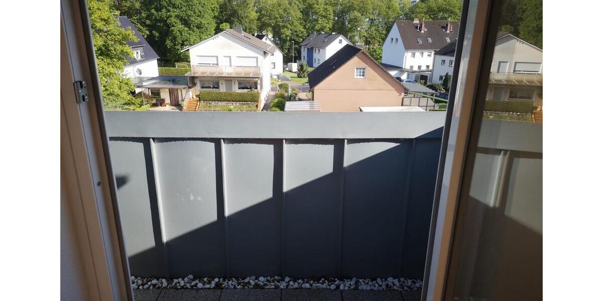 Dachgeschoßwohnung Siegburg - 3 Zimmer, 74 m&sup2;, 990&euro; | Angebot:25545139