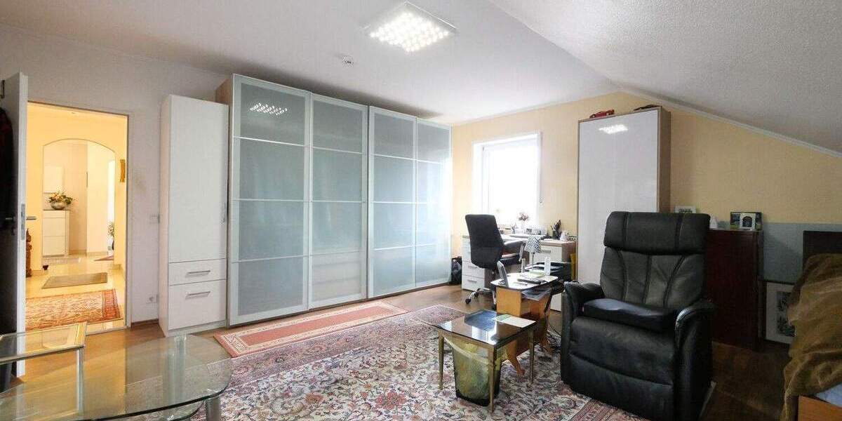 Etagenwohnung Bad Lippspringe - 3 Zimmer, 131 m&sup2;, 349.000&euro; | Angebot:24138682