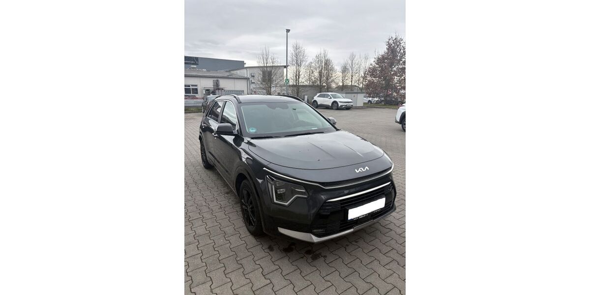 Kia Niro 35.817 km 28.500 &euro; Frankfurt am Main 65929