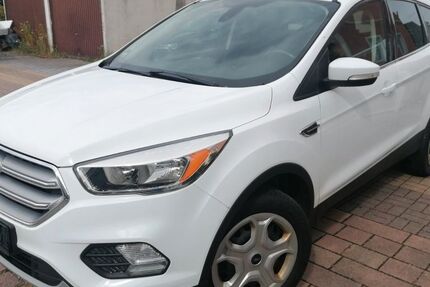 Ford Kuga 292.335 km 5.555 &euro; Baden-Baden 76534