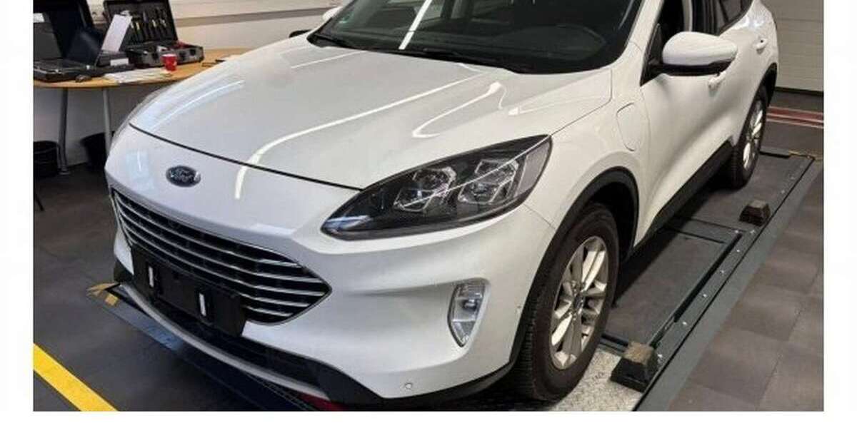 Ford Kuga 61.990 km 21.880 &euro; Germersheim 76726