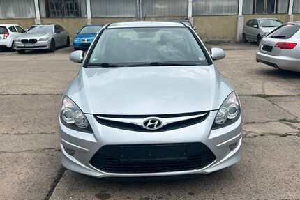 Hyundai i30 127.154 km 4.500 € Dresden 01159
