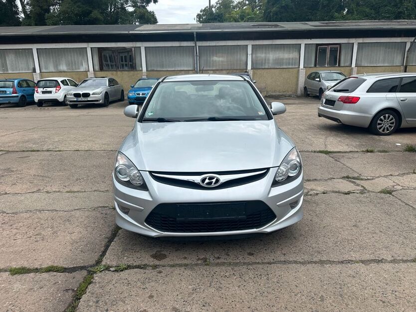 Hyundai i30 127.154 km 4.500 € Dresden 01159