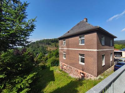 MEHRGENERATIONEN MIT RUHE UND PANORAMA - Zweifamilienhaus Sonneberg | Angebot:25412664