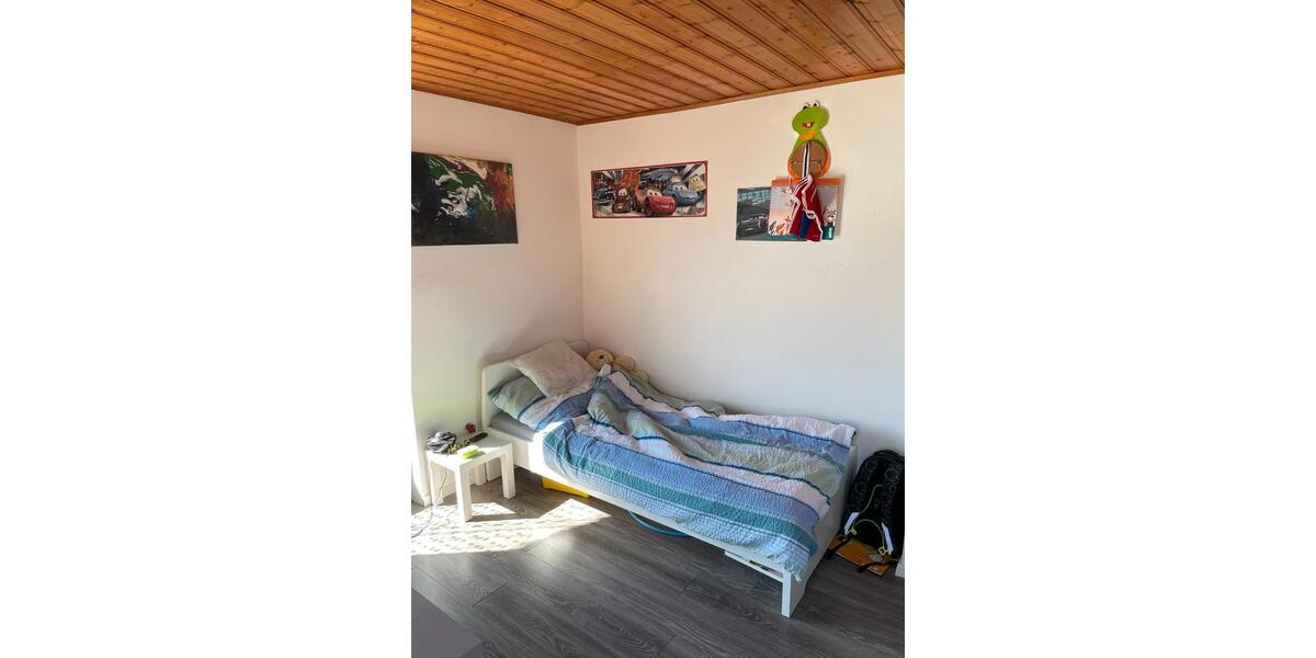 Erdgeschoßwohnung Schöfweg - 5 Zimmer, 165 m&sup2;, 1.100&euro; | Angebot:26413845