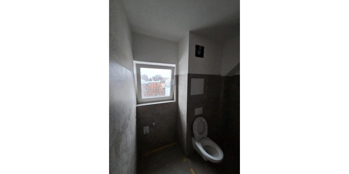 Vermieten modernisierte schöne 3 Raumaltbauwohnung in Stadtmitte 3 zimmer