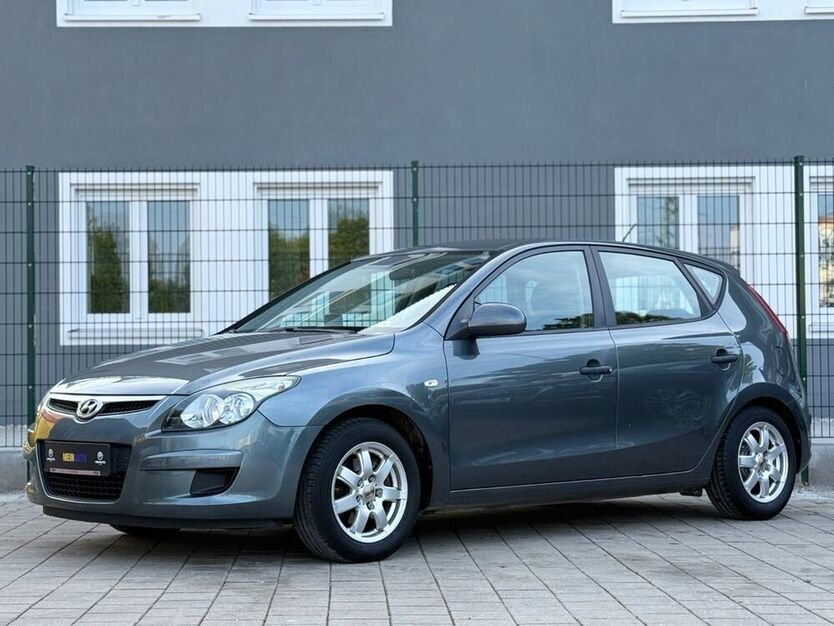 i30