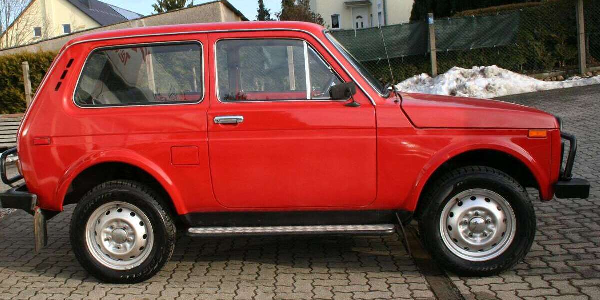 Lada Niva 29.858 km 8.200 &euro; Belgershain OT Threna 04683