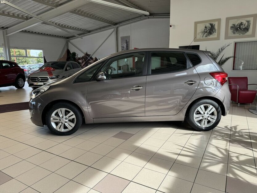 Hyundai ix20 FIFA world Cup Edition Automatik/LEDER/AHK/ 59.985 km 10.990 € Leipzig 04347