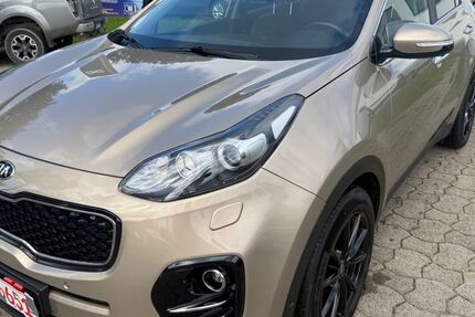 Kia Sportage 116.935 km 15.990 € Trappenkamp 24610