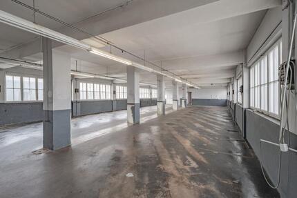 Gewerbeobjekt Villingen-Schwenningen Schwenningen - 2.082&euro; | Angebot:26227770