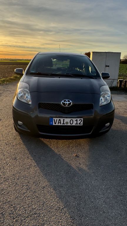 Toyota Yaris 202.000 km 3.000 € Sachsenheim 00 74343